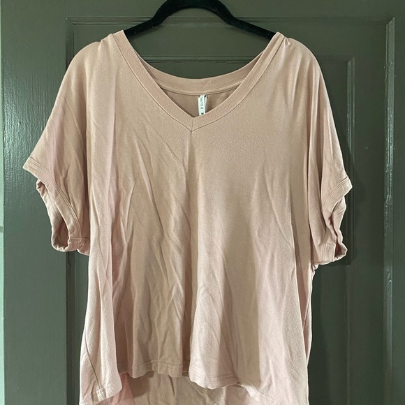 Z Supply Tops - Z Supply Blush V-Neck Short Sleeve Tee